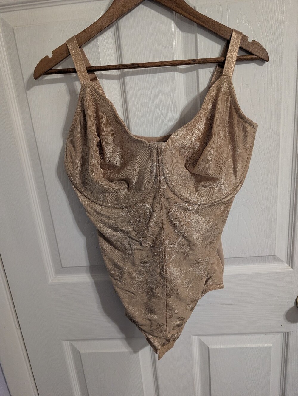 Maidenform Flexees Womens Bodysuit Beige Shapewear Lace Tan Size 42DD